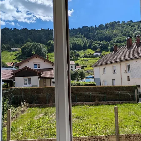 Nid Douillet 3 Etoiles Au Centre De *