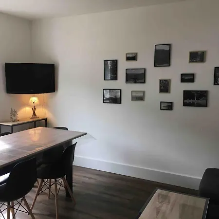 Nid Douillet 3 Etoiles Au Centre De *