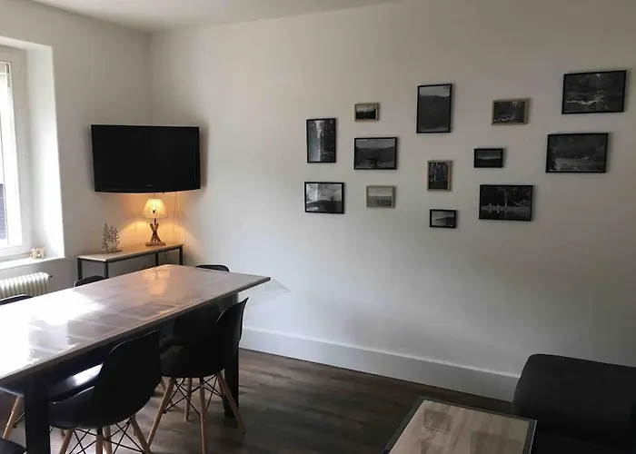 Nid Douillet 3 Etoiles Au Centre De *